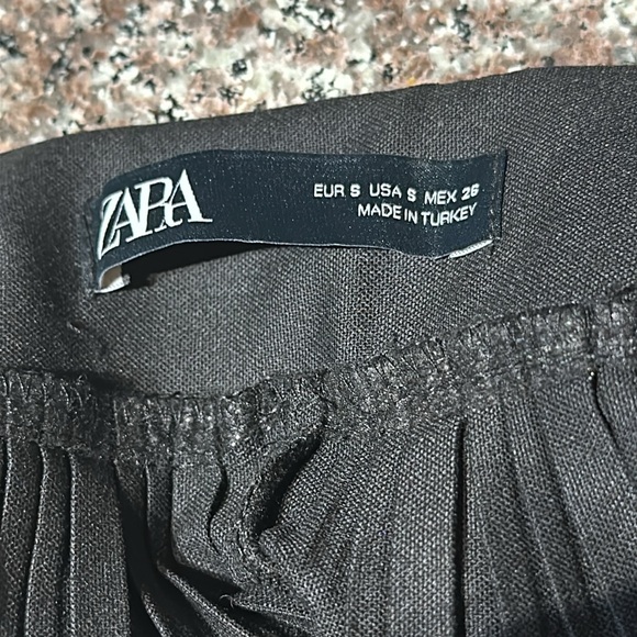 Zara Pleated Black High Waist Shorts Ruffle Hem - Picture 4 of 8